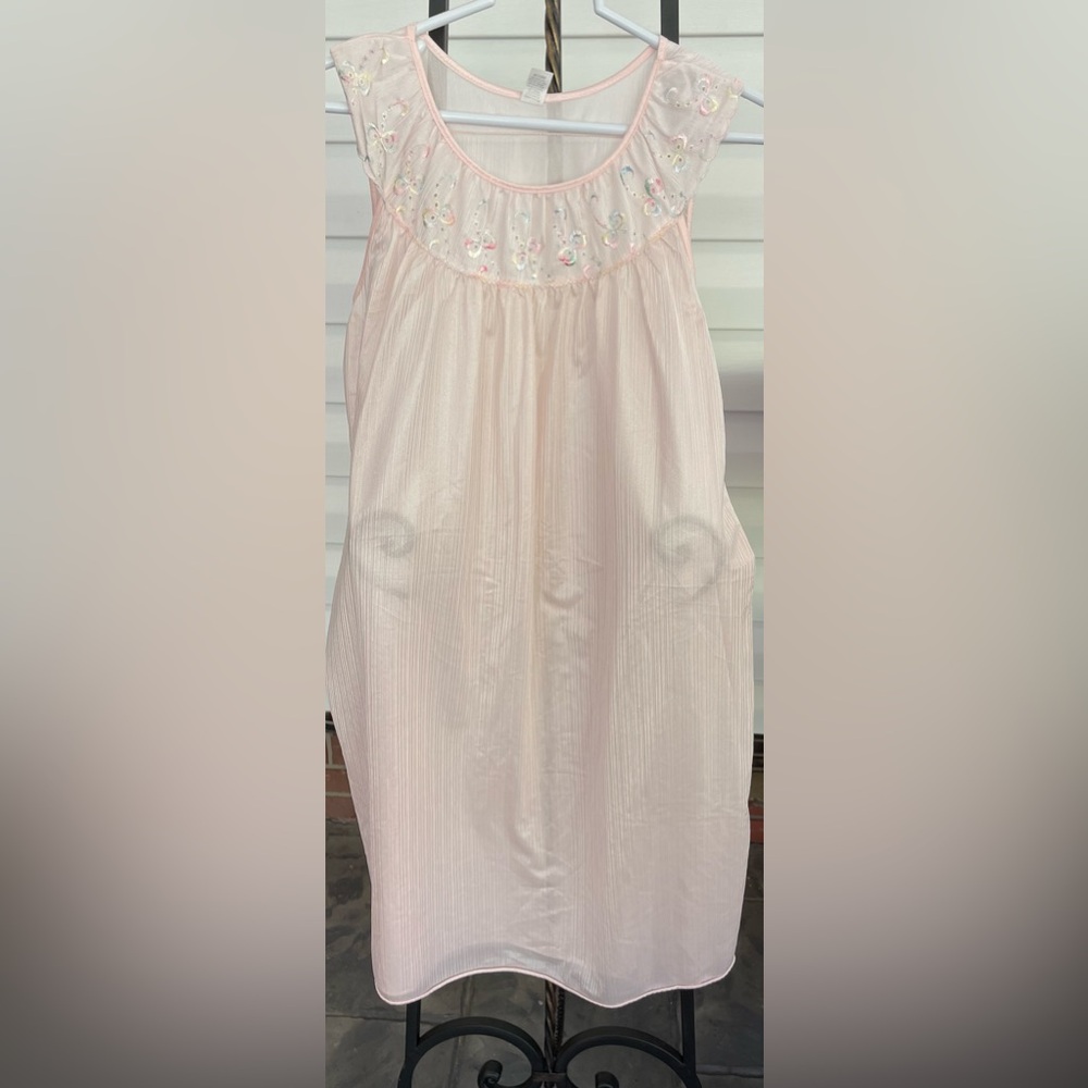 Vintage Jill Andrea Women’s Nylon Nightgown Medium Light Peach 39” L